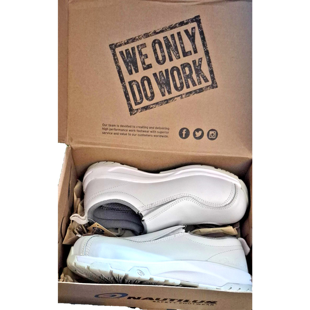 Nautilus Slip On Women's Work Shoe Composite Toe Size 6 Wide SD-10 White